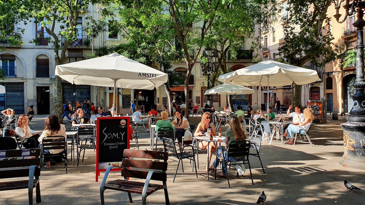 Indulging in the Delights of Sants: A Tapas and Walking Tour